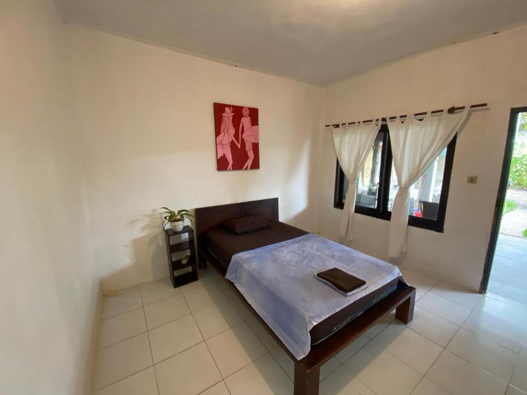 Sumbul surf lodge Jembrana Cameră foto