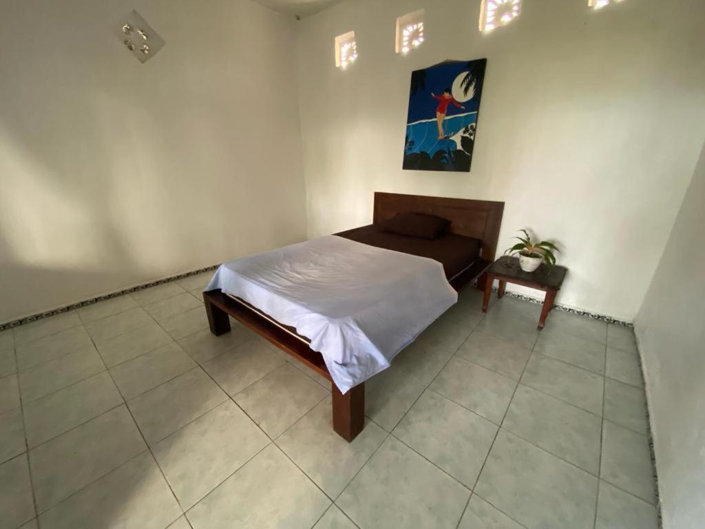 Sumbul surf lodge Jembrana Cameră foto