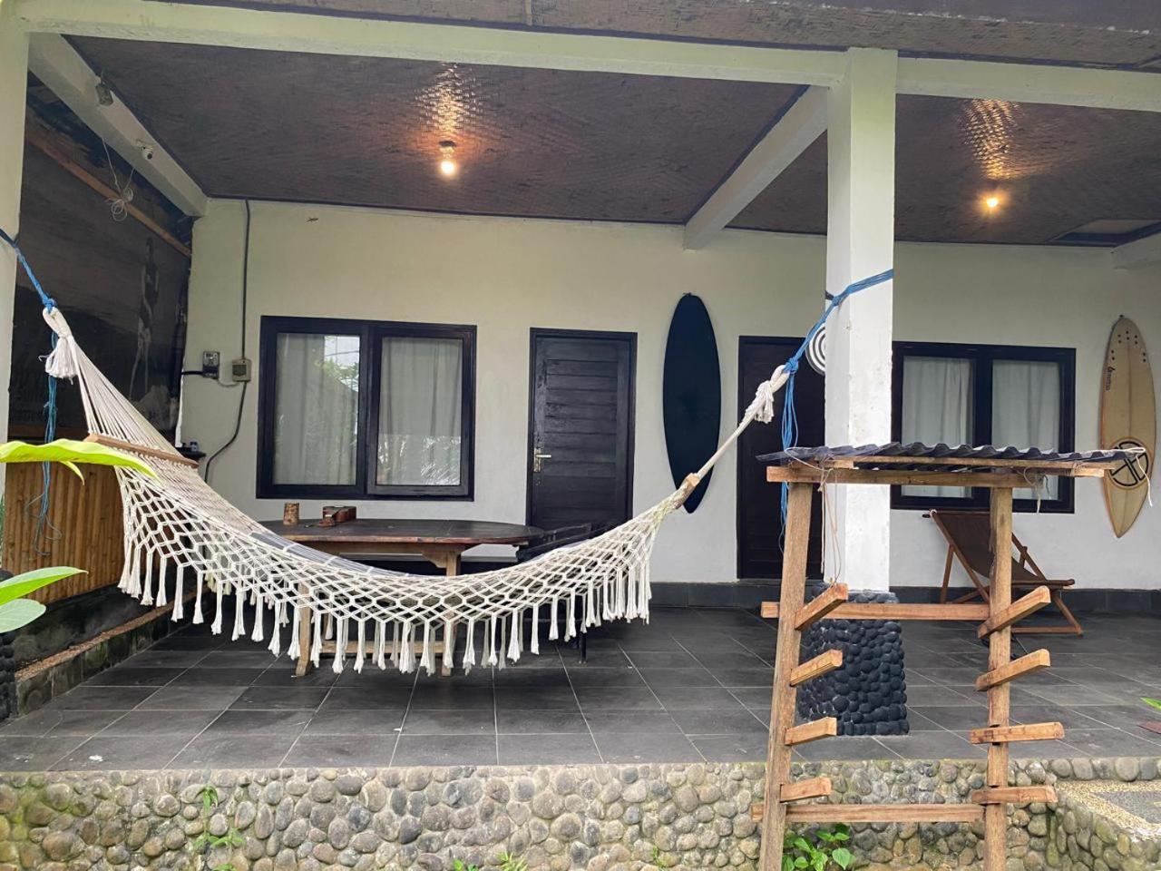 Sumbul surf lodge Jembrana Exterior foto